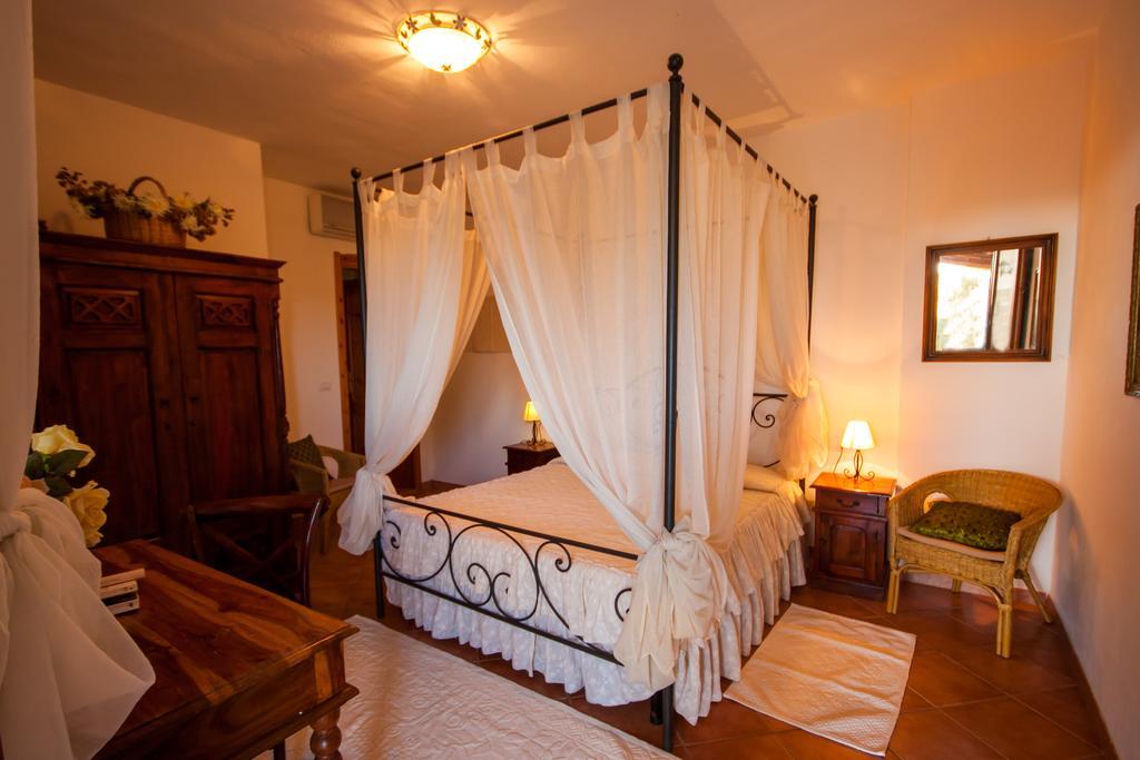 Bed and Breakfast Sa Ruscitta Сант'Антьоко Номер фото