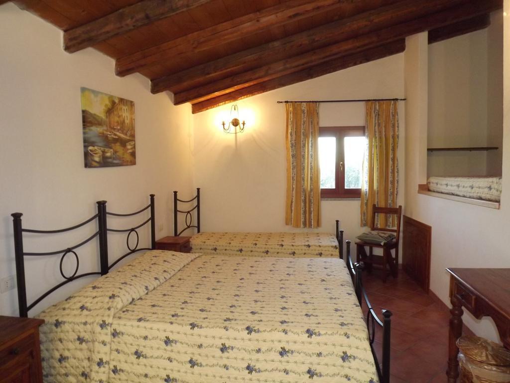 Bed and Breakfast Sa Ruscitta Сант'Антьоко Екстер'єр фото